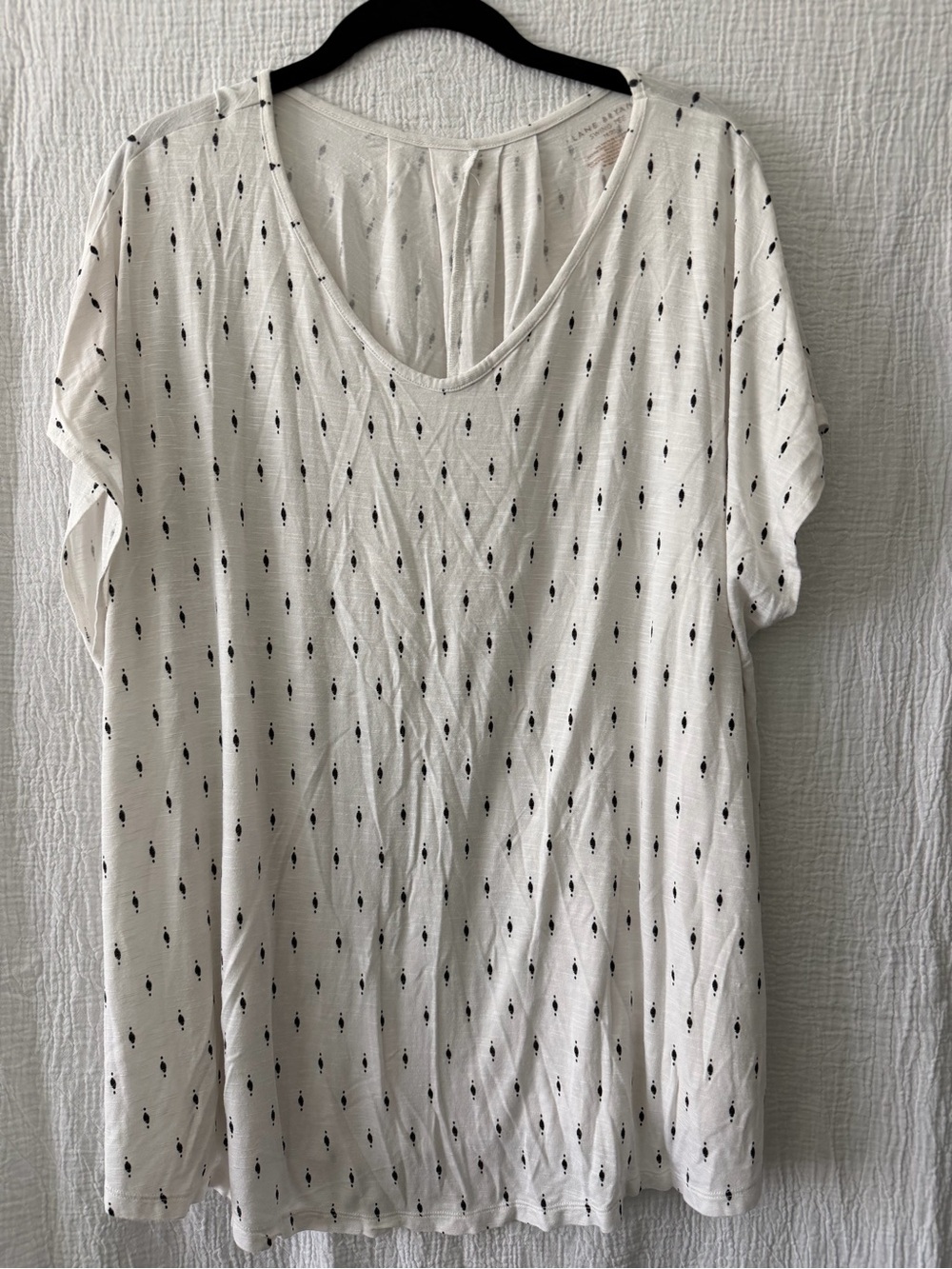 Lane Bryant White Short Sleeve Knit Top with Black Dot Motif